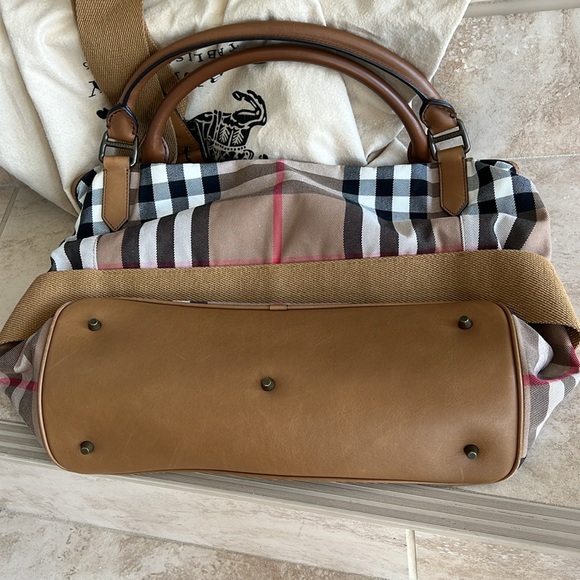 Burberry Brecon House Check Tote Bag - Picture 6 of 16